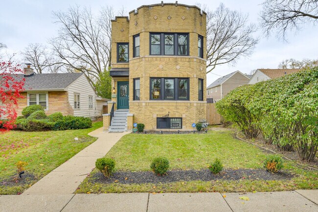 Building Photo - 1538 Fowler Ave