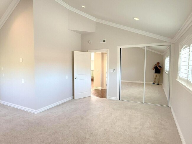 Building Photo - Highly upgraded ! Two Story Home With Prim...