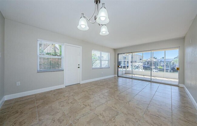 Building Photo - 2186 Edythe Dr