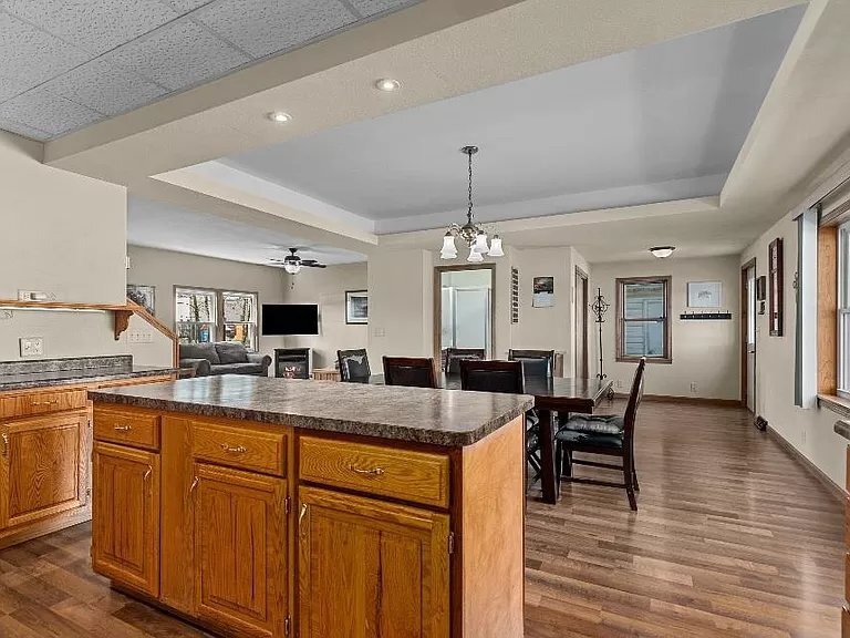 Building Photo - 225 Prospect St