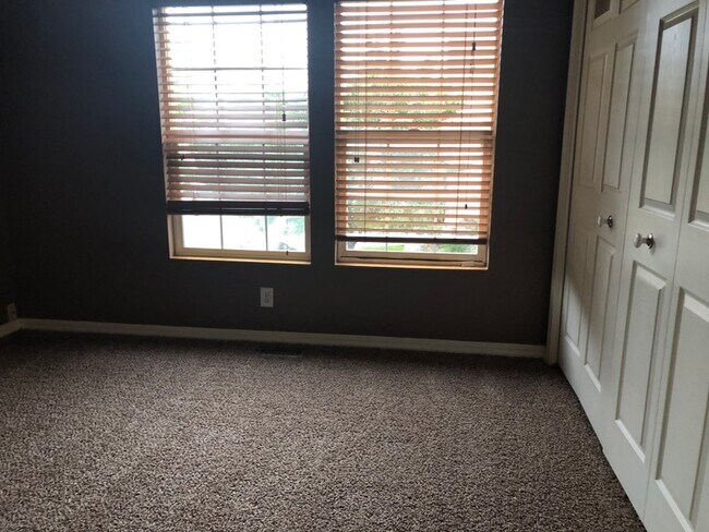 Building Photo - 3550 Porterfield Pl