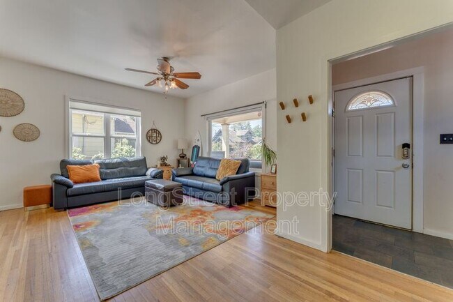 Building Photo - 5236 NE 18th Ave