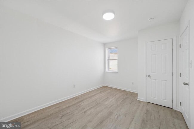 Building Photo - 3121 W Cumberland St