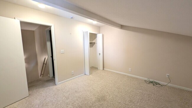 Building Photo - 17554 Parkwood Dr