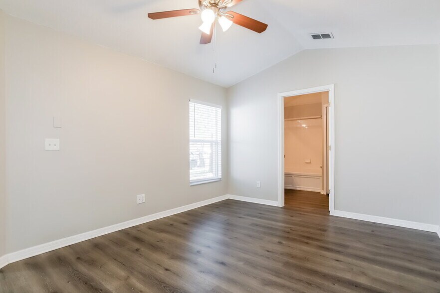 Building Photo - 2619 Golden Antler Ln
