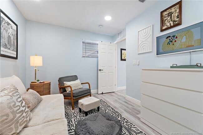 Building Photo - 310 SE Denver Ave