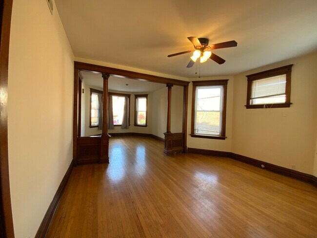 Building Photo - 3116 N Elston Ave