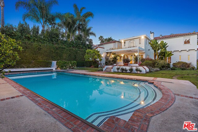 Building Photo - 711 N Linden Dr