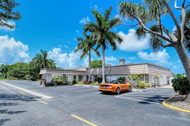 Building Photo - 2657 Riverbluff Pkwy