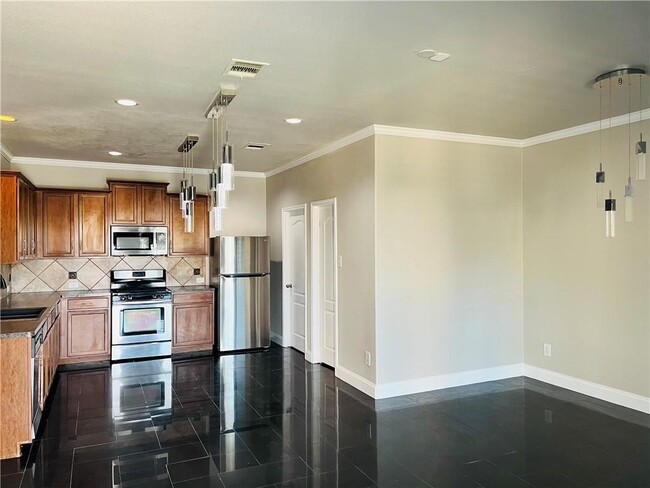 Building Photo - 1542 Haynie Bend