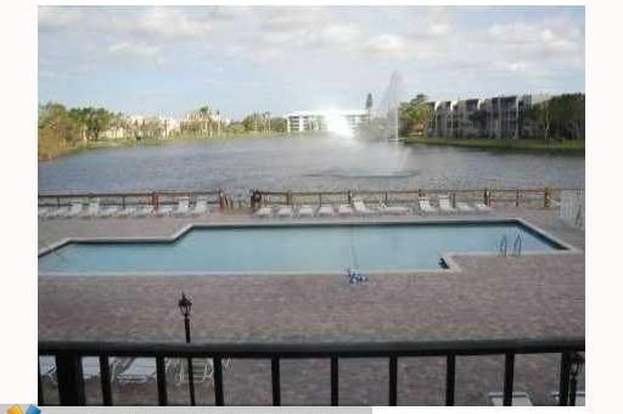 Building Photo - 1831 Sabal Palm Dr