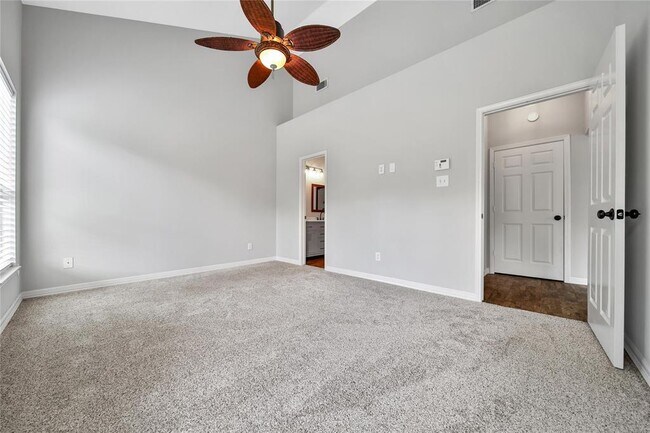 Building Photo - 1303 Chesterpoint Dr