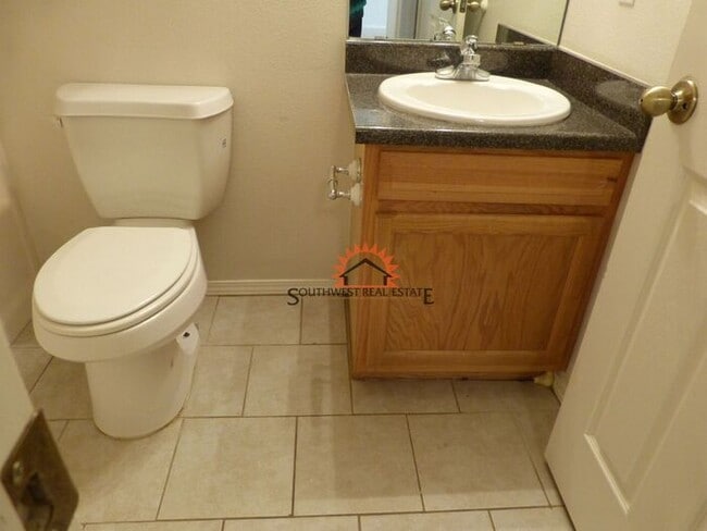 Building Photo - Spacious 2 bedrooms 2 baths apartment. ALL BILL'S PAID!