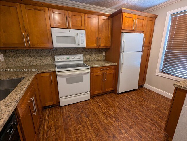 Building Photo - 8009 SW 21st Ct