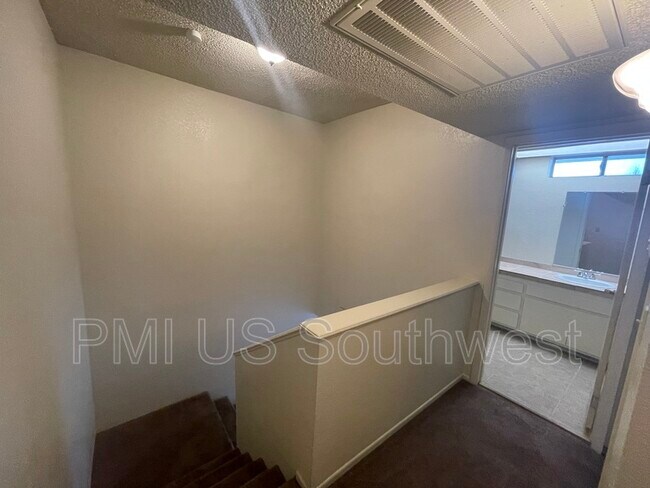 Building Photo - 424 Anna Cir