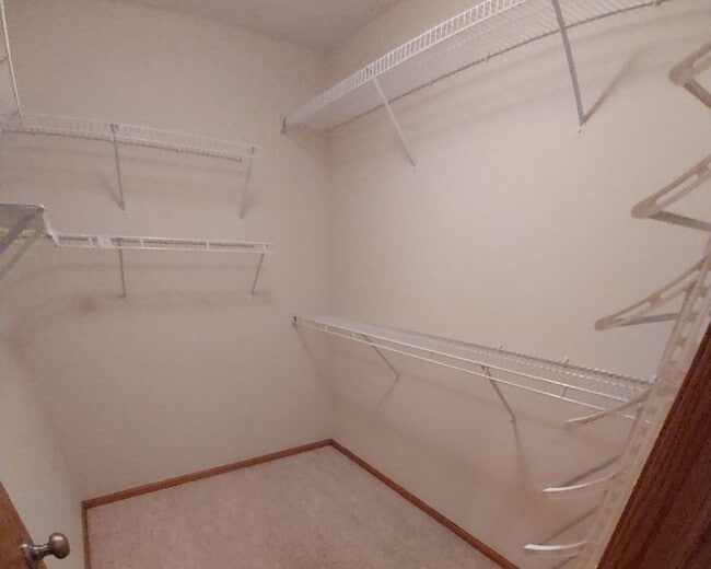 Building Photo - Nice 3 Bedroom 3 Bathroom Twinhome in River Falls