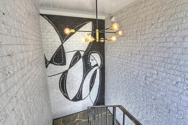 Building Photo - 510 Queens Rd