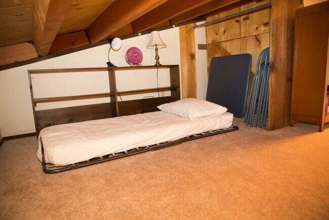 Building Photo - Winter Seasonal Rental- Treehouse H 307