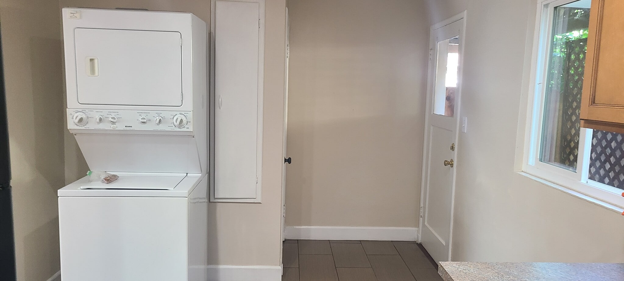 Kitchen washer and dryer - 175 W I St