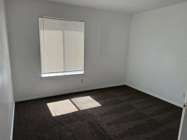 Building Photo - 4808 Driftwood Ave NW