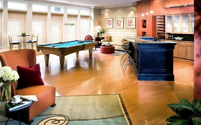 Building Photo - 1000 Providence Pl