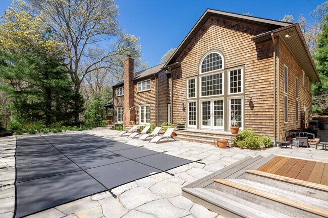 Building Photo - 25 Ocean View Pkwy