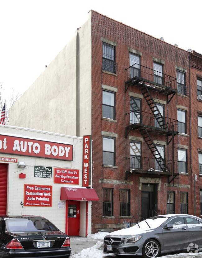 Primary Photo - 572 Union St