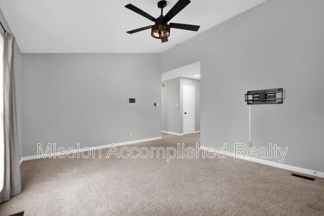 Building Photo - 3304 Redfox Rd