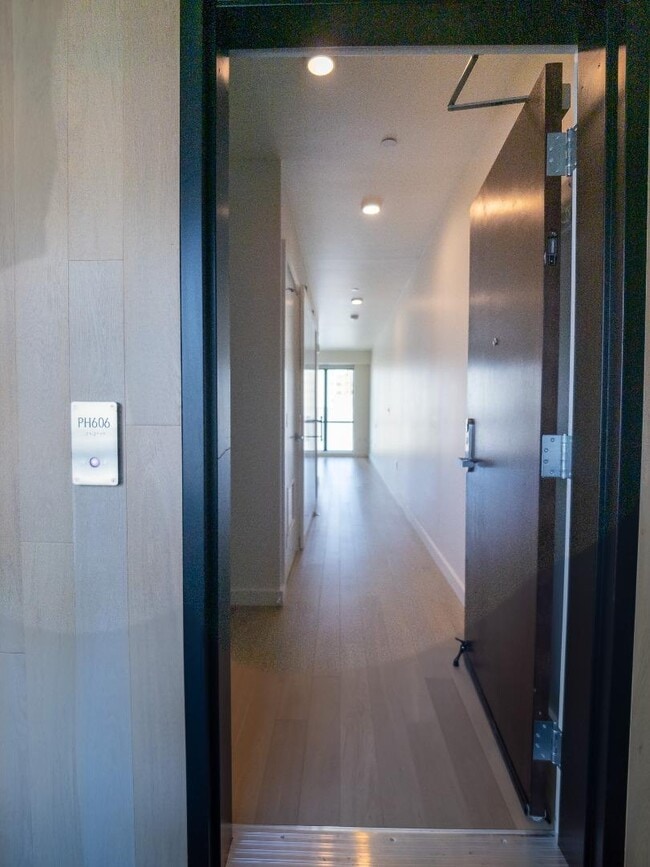 Building Photo - 1201 Sutter St