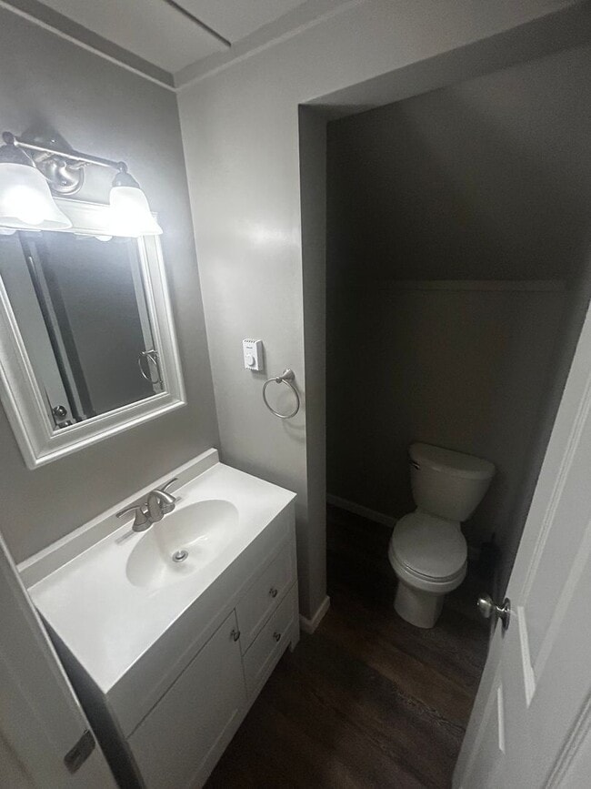 Building Photo - Charming 3 Bedroom, 2 Bathroom Home in Cuyahoga Falls