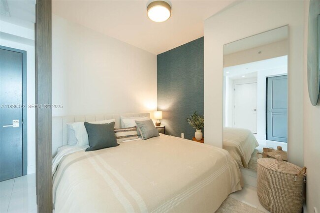 Building Photo - 1080 Brickell Ave