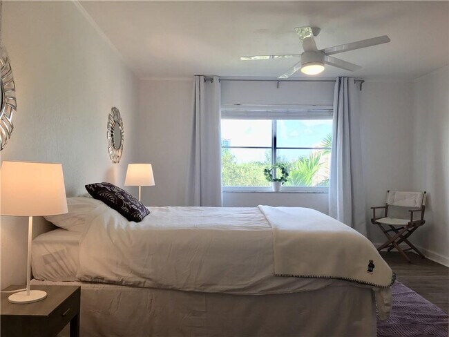 Building Photo - 619 Orton Ave