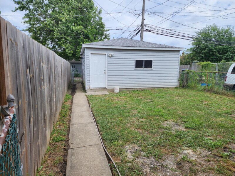 Building Photo - 9847 S Cottage Grove Ave