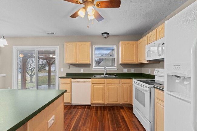 Building Photo - Beautiful 4 Bedroom Home in Fishers!