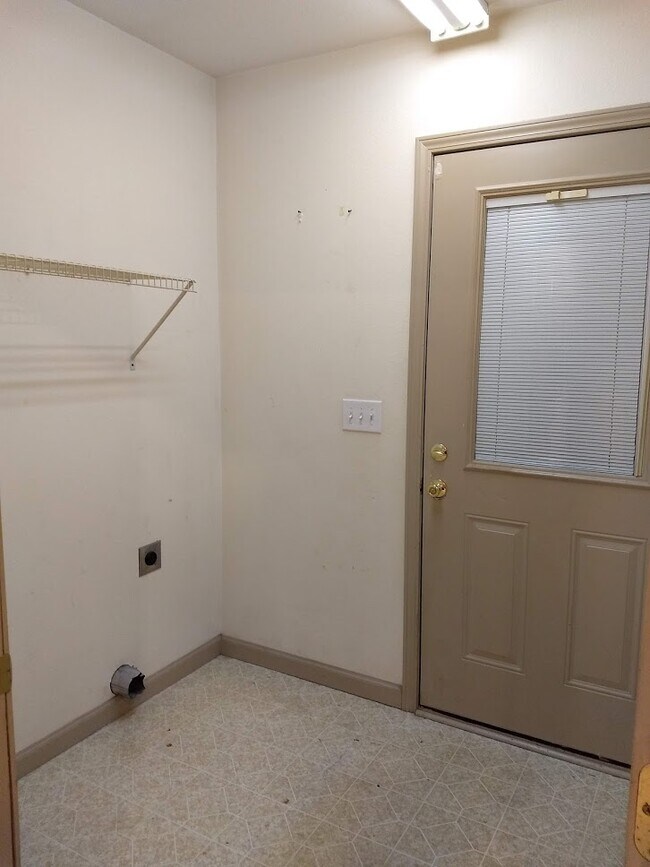 Building Photo - 7 Big Horn Cir