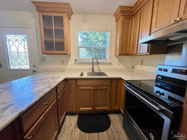 Building Photo - 5864 Tanglewood Dr