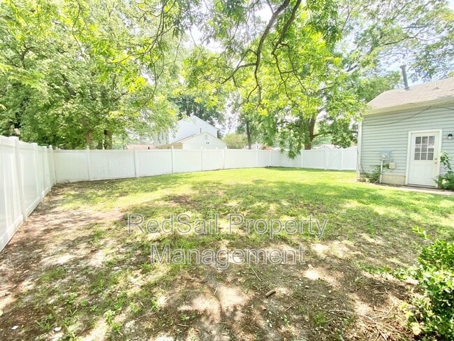 Building Photo - 534 Brightwood Ave
