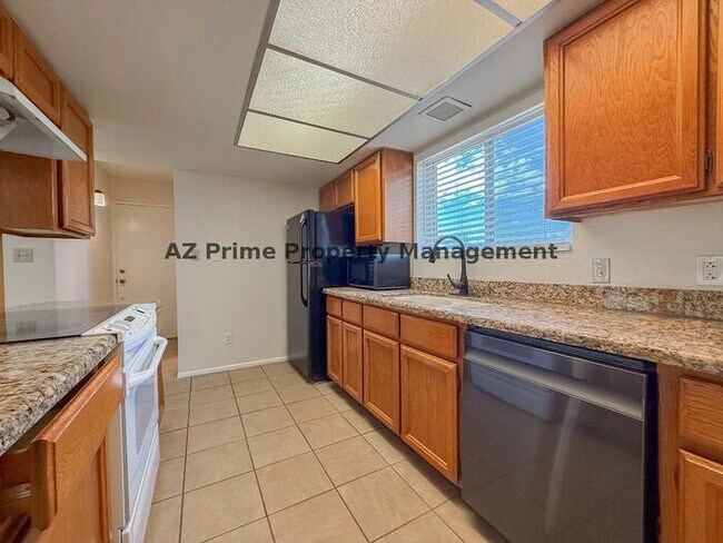 Building Photo - 7829 N 21st Ln