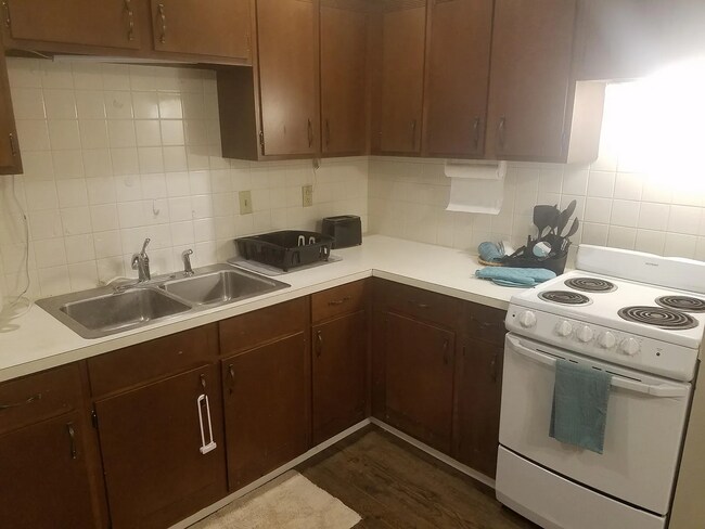 Building Photo - 45 Woodmere Ct