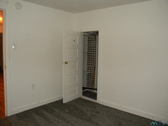 Building Photo - 711 Miera Ave