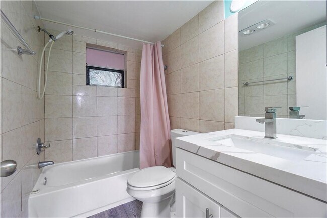 Building Photo - 2430 SW 81st Ave