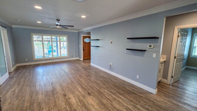 Building Photo - 16129 Sunny Ct