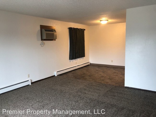 Building Photo - 2301 University Dr