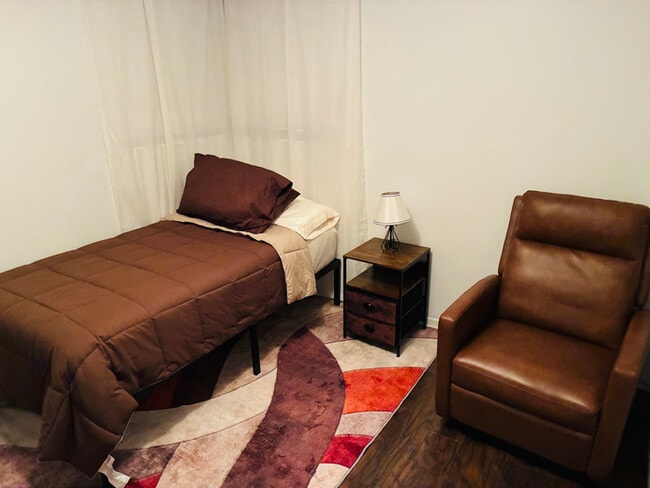 Building Photo - 6107 Rockbridge Rd SW