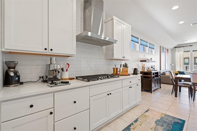 Building Photo - 4300 Sutter Cv