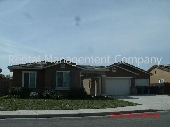 Primary Photo - Lots of space in Clovis
