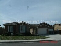 Building Photo - Lots of space in Clovis