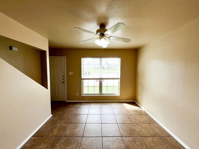 Building Photo - 4307 Abigail Dr