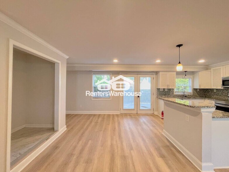 Building Photo - 2423 E Virginia Beach Blvd