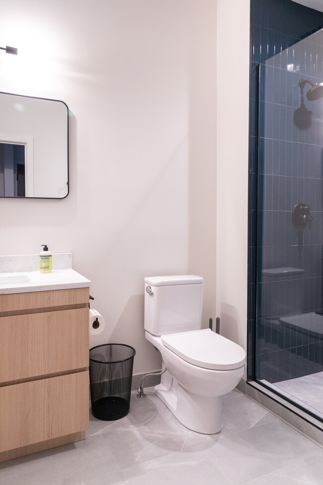 Building Photo - 1775 N Clybourn Ave